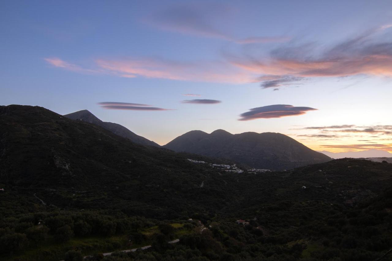 The Mountain House - Authentic Cretan Hideaway - Breathtaking And Nature Views Tourloti ภายนอก รูปภาพ